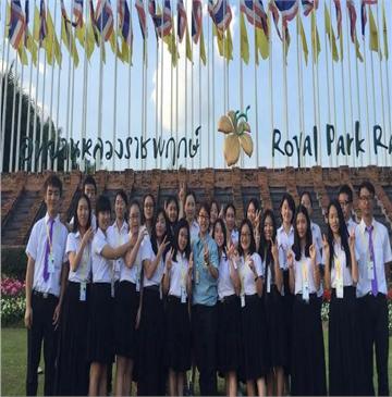 ѧ���ڶ����Ǹ�У���к���ѧϰ